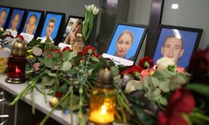 Фото: в «Борисполе» оплакивают погибших в авиакатастрофе «Боинга»