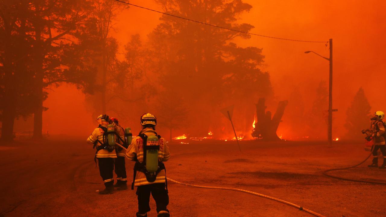 Фото: в сети начался интимный флешмоб ради спасения Австралии