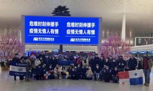 Фото: дипломаты рассказали подробности эвакуации украинцев из Китая