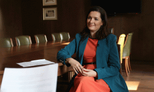 Фото, видео: Скалецкая встретилась с эвакуированными из Китая украинцами