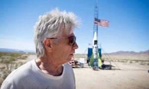 Видео: американский энтузиаст плоской Земли разбился при запуске своей ракеты