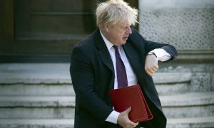 Британия не будет останавливать экономику в случае второй волны коронавируса