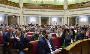 В Раде рассказали, когда и за чей счет будут вакцинировать нардепов