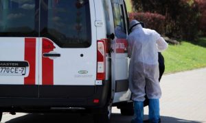 На репетиции парада в Беларуси обнаружили инфицированного COVID-19