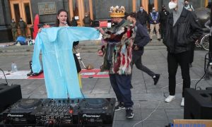 Фото: возле Офиса Зеленского требовали отставки главы Минздрава