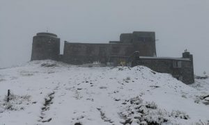 Фото: Карпаты в последний день весны засыпало снегом