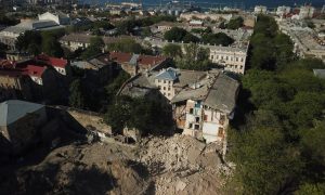 Фото: в центре Одессы обвалился пятиэтажный жилой дом