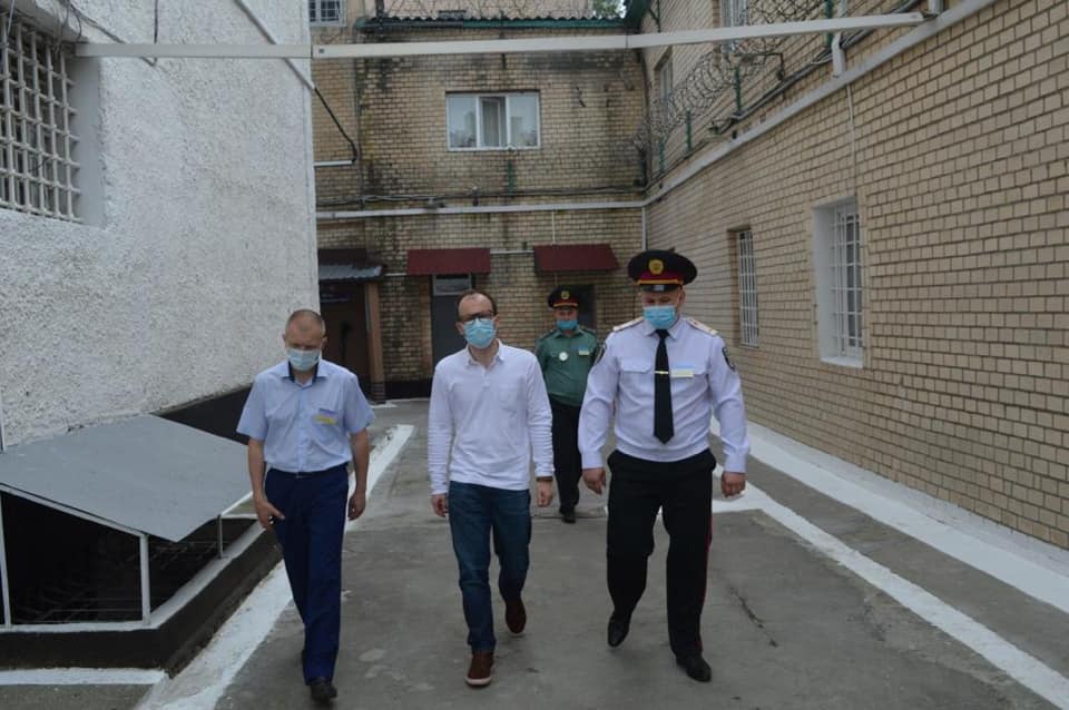 Фото: как выглядит самая дорогая платная камера СИЗО в Украине