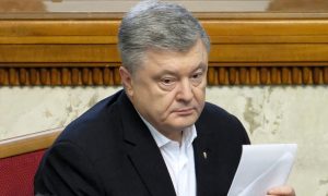 Порошенко сообщил, что болен Covid-19