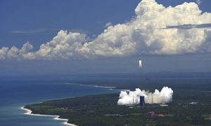 Китай запустил первую миссию на Марс 