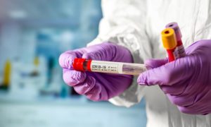 «Слуга народа» предлагает закупить российскую вакцину против коронавируса