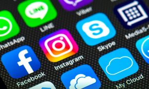 Инфографика: количество пользователей соцсетей достигло половины населения Земли