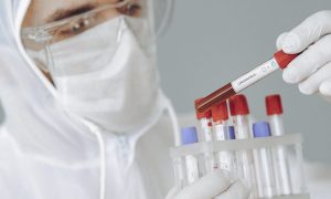 COVID-19 в Украине: новый суточный антирекорд – почти 2500 