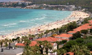 Фото: в Турции охрана пляжа избила украинских туристок