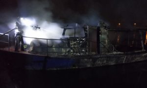 В Кривом Роге сгорел прогулочный катер