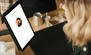 Можно платить лицом: ПриватБанк запустил первые биометрические терминалы