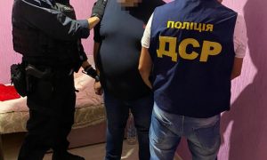 Фото: спецназ у Харкові знешкодив банду рекетирів