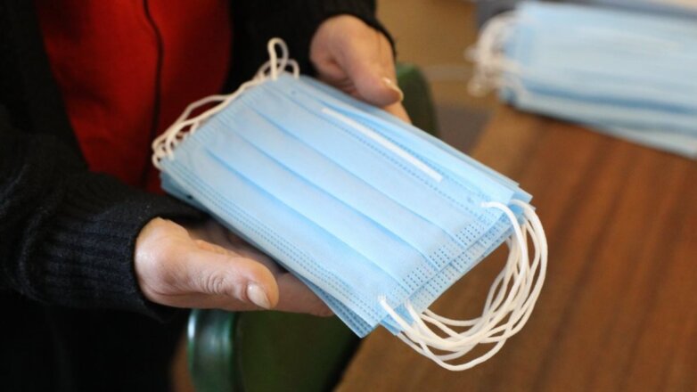 Шахрай «заробив» півмільйона на неіснуючих масках 