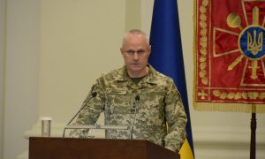 Зеленский поздравил главнокомандующего Хомчака с выздоровлением от коронавируса