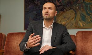 Шкарлет планирует страховать детей и учителей-пенсионеров от COVID-19