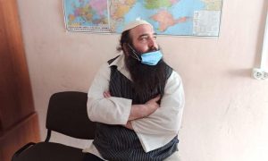 Фото: з України депортують хасидів, які влаштували погром в Умані