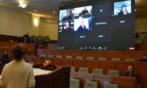 Фото, видео: в Украине прошел первый аукцион по продаже камней янтаря