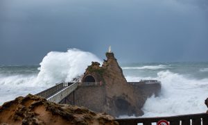 На Францию обрушился шторм «Алекс», есть пропавшие без вести