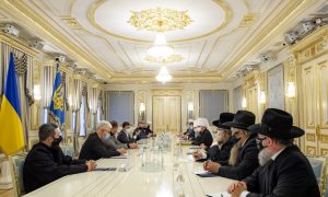 Зеленский призывает религиозные организации перевести богослужения в онлайн