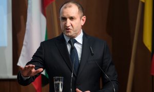 Президент Болгарии ушел на самоизоляцию из-за контакта с больным коронавирусом