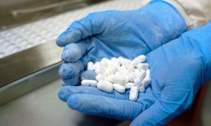 В МОЗ Украины начали регистрацию первого препарата против COVID-19