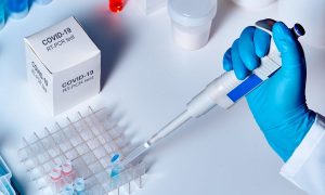 США утвердили вакцину BioNTech и Pfizer и назвали дату иммунизации