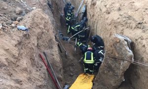 Фото: в Одессе обвалились конструкции на стройплощадке, есть погибшие