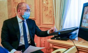 Шмыгаль прогнозирует до конца года суточный прирост больных COVID-19 до 20 тысяч