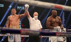 Усик победил Чисору во втором поединке в супертяжах