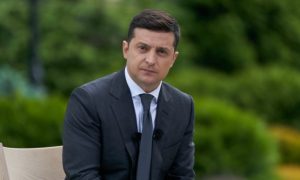 Зеленский одобрил закон о штрафах за отказ от маски в общественных местах