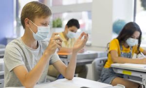 Как теперь будут работать школы и детсады в красной зоне