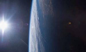 Астероид размером с автобус пролетел всего в 400 км от Земли