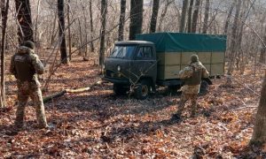 Видео: задержан грузовик из РФ, который прорвался через украинскую границу