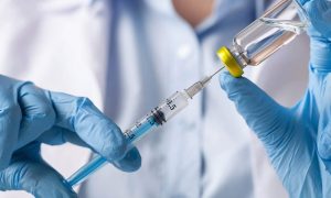 Ученый сообщил, сколько украинцев должны вакцинироваться для завершения эпидемии