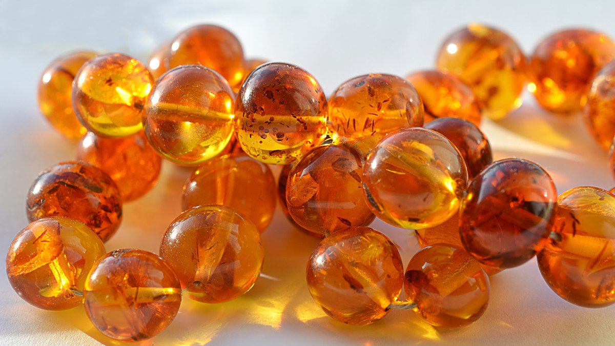 Фото: на границе с Румынией задержали груз украшений из янтаря