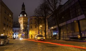 Латвия вводит комендантский час в новогоднюю ночь, штраф - до €5000