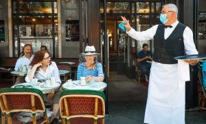 Кабмин сделал послабление карантина для кафе и ресторанов