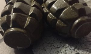 Полиция открыла дело из-за гранаты под дверью квартиры матери Шабунина