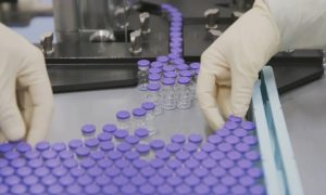 Шмыгаль просит ВОЗ ускорить поставки COVID-вакцины в Украину