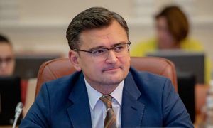Глава МИД сравнил российскую вакцину с гибридным оружием