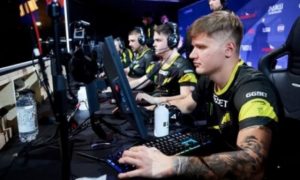 Почему украинские киберспортсмены предпочитают играть в  видеослоты на мобильном?