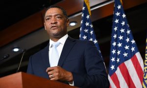 У советника Байдена обнаружили коронавирус