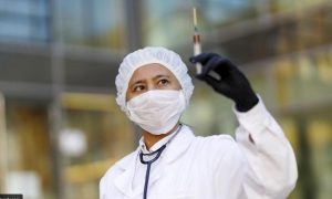 Китай планирует вакцинировать против коронавируса 50 миллионов людей до начала Лунного Нового года в феврале