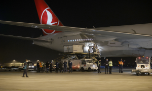 В Турцию прибыла первая партия вакцины из Китая