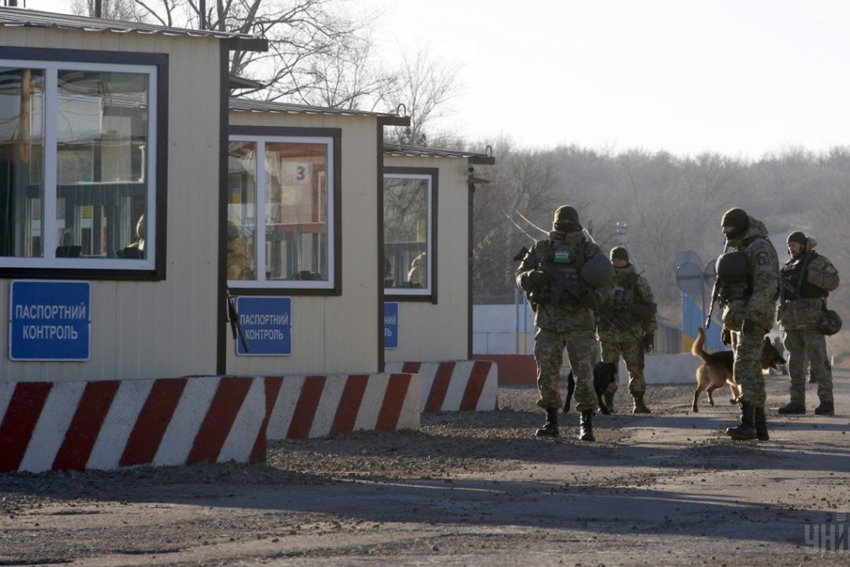 Мужчина пытался пронести в Украину из оккупированной Луганщины $150 тысяч